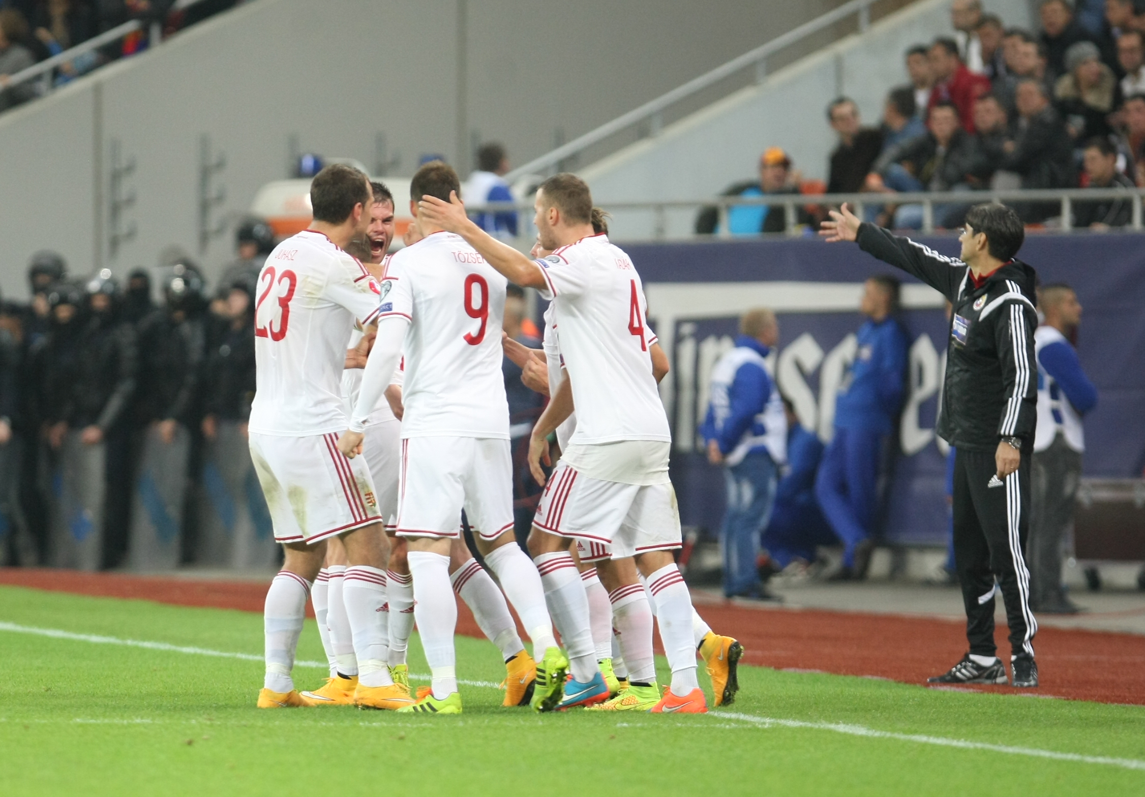 LIVE BLOG / FOTO&VIDEO. MECIUL ANULUI, ROMÂNIA - UNGARIA 1-1