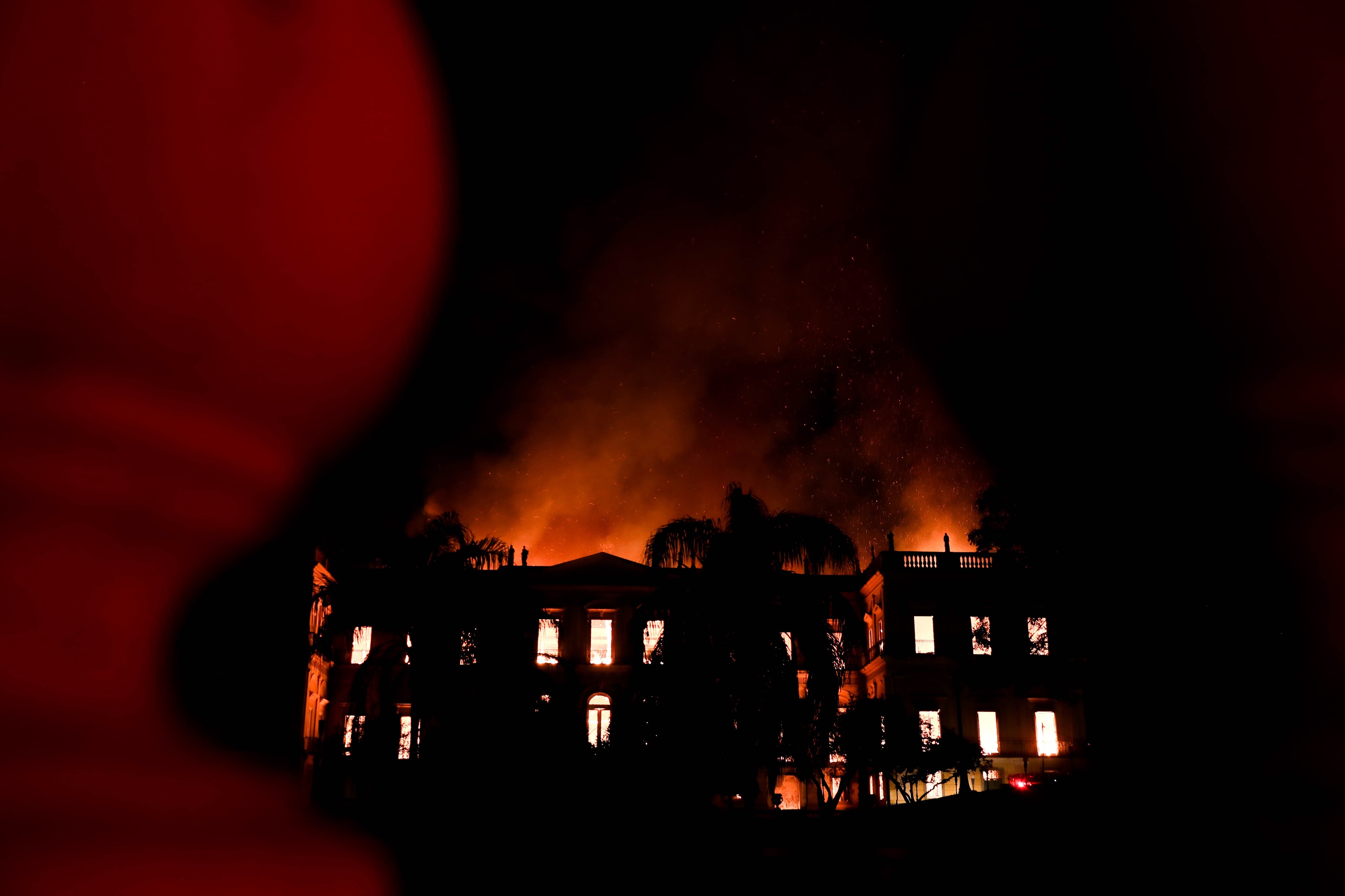 Incendiu de proporții la Muzeul Național din Rio de Janeiro. Clădire veche de 200 de ani, distrusă complet - FOTO