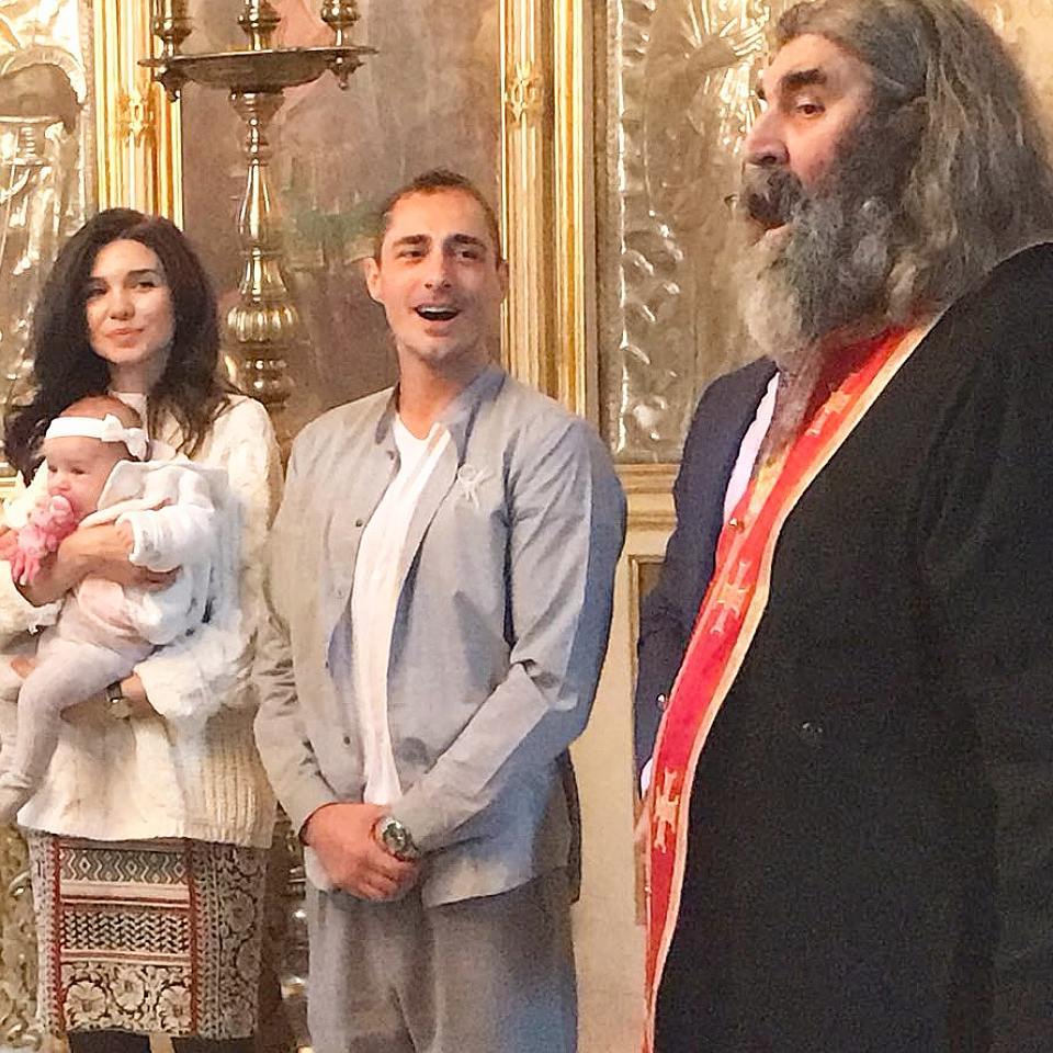 Vladimir Drăghia și-a botezat fetița. Imagini emoționante din biserică