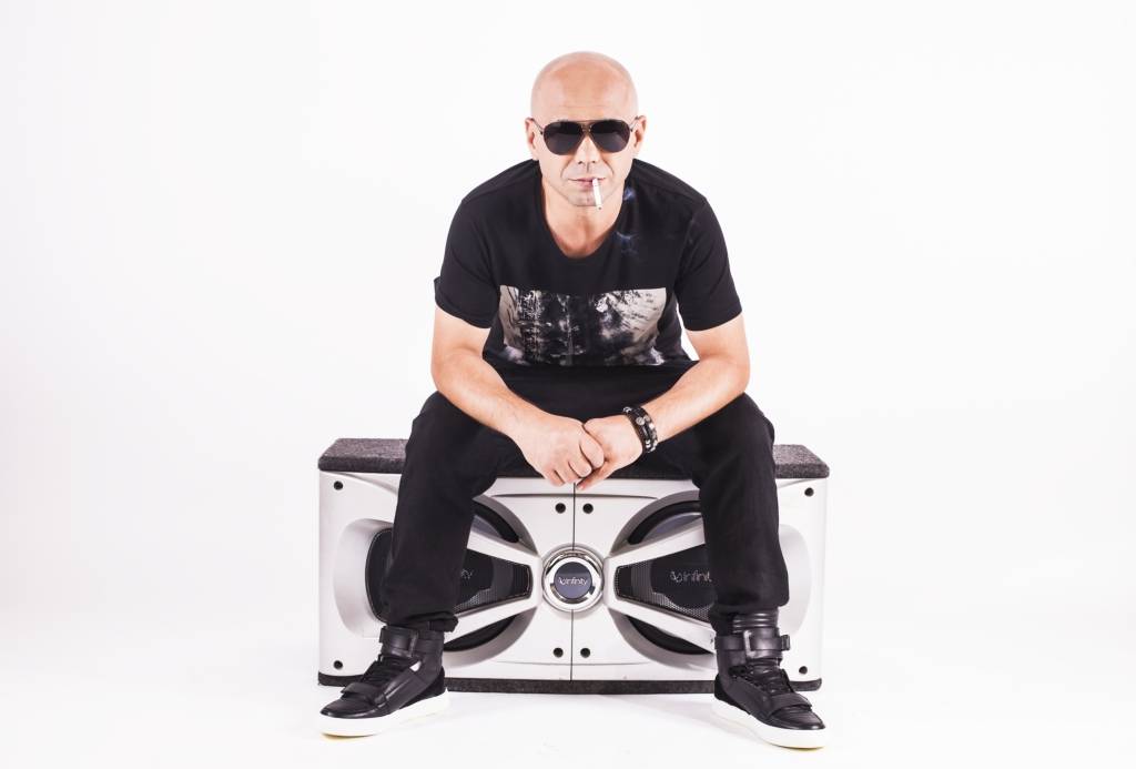 Videoclipul cu DJ Sava și Lora care a fost postat pe YouTube: „Aștept răspuns”. Ce au făcut împreună