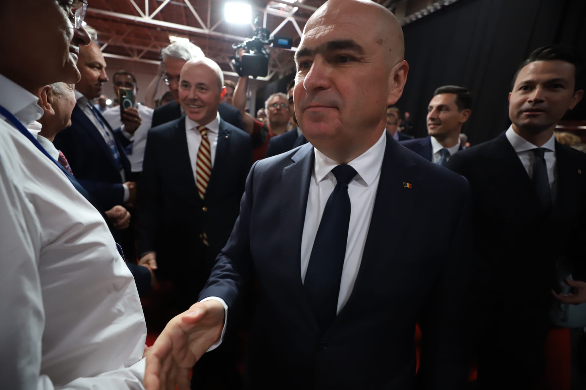 PNL a cerut suspendarea ședinței din Parlament din cauza prezenței abuzive a partidului pe lista Guvernului Veștea