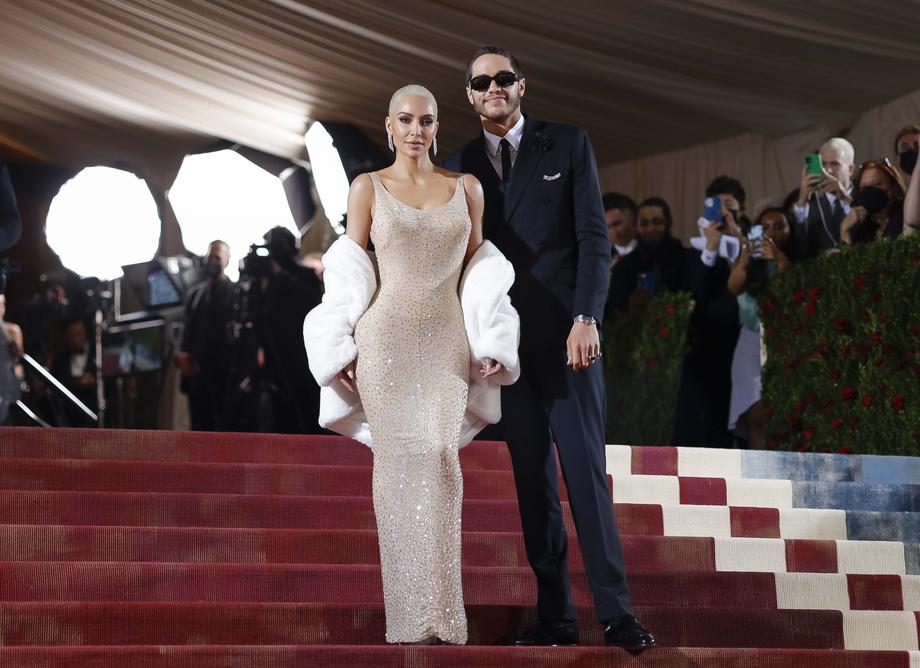 Kim Kardashian și Pete Davidson s-au despărțit după 9 luni de relație. Ce s-a întâmplat între cei doi îndrăgostiți