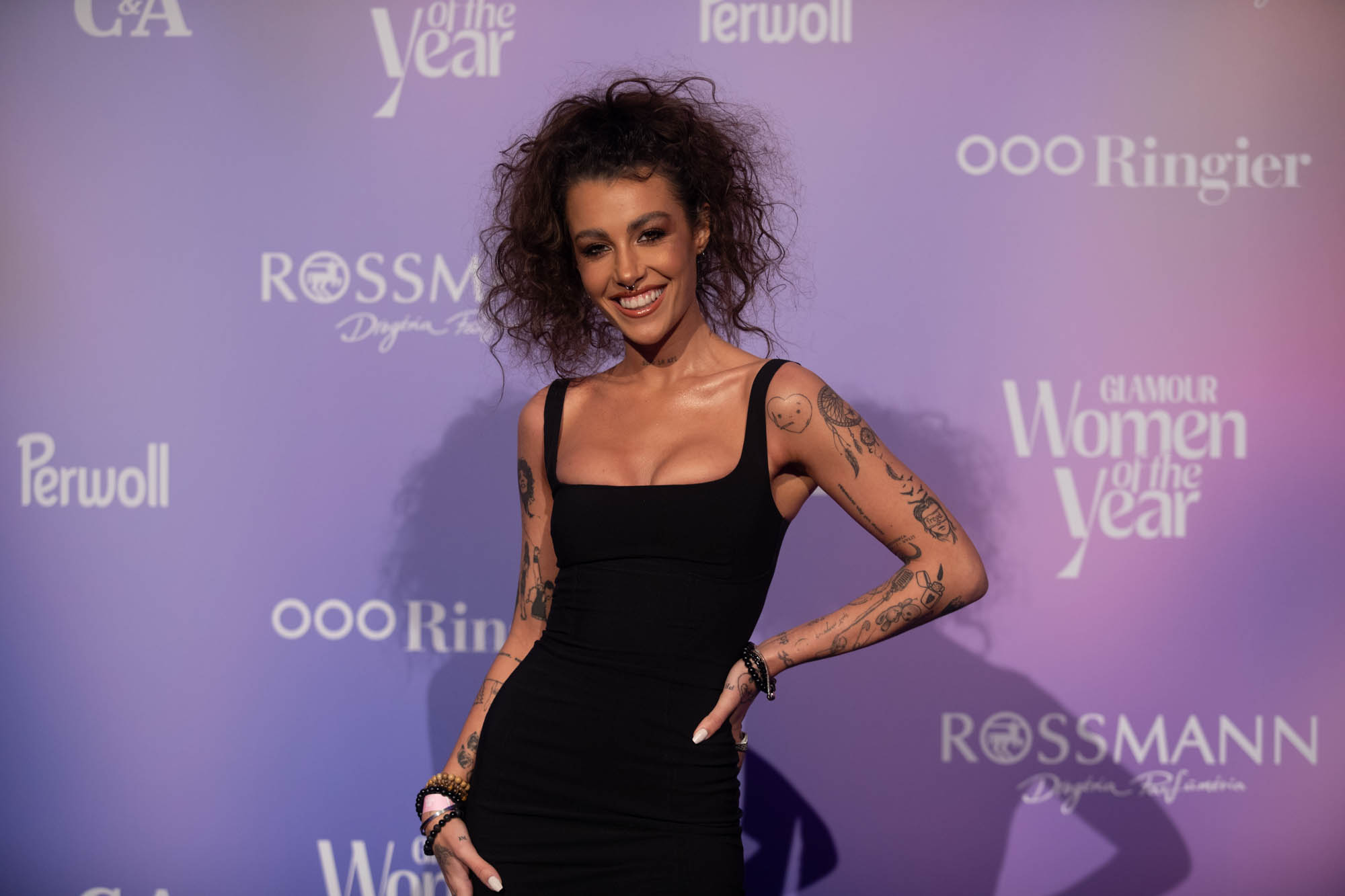 Tóth Andi a 2024-es GLAMOUR Women of the Year gála vörös szőnyegén