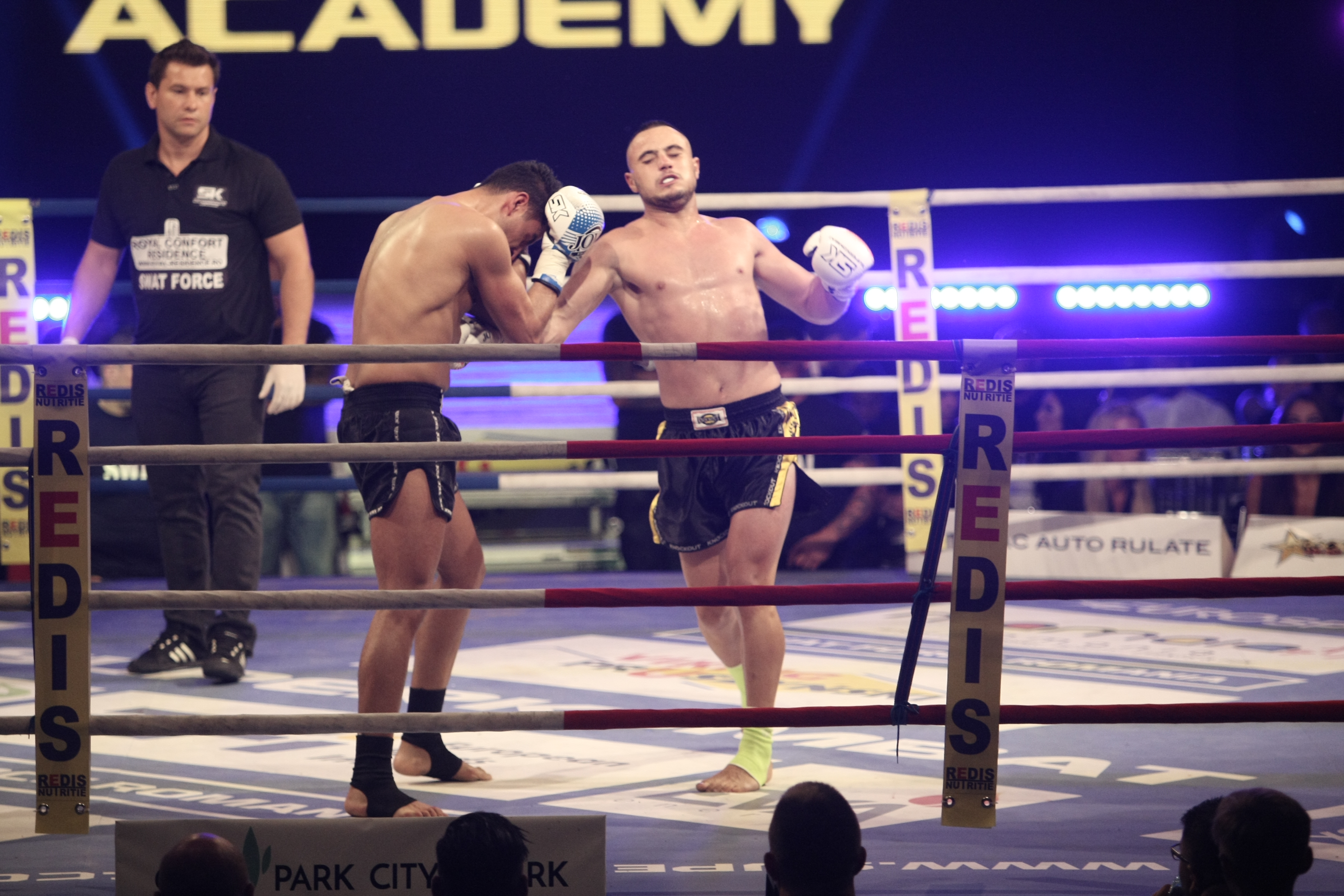 Superkombat. Seară cu pumni și cu picioare, dar nu de domnișoare! Bacary Sagna a venit la show | REZULTATELE GALEI