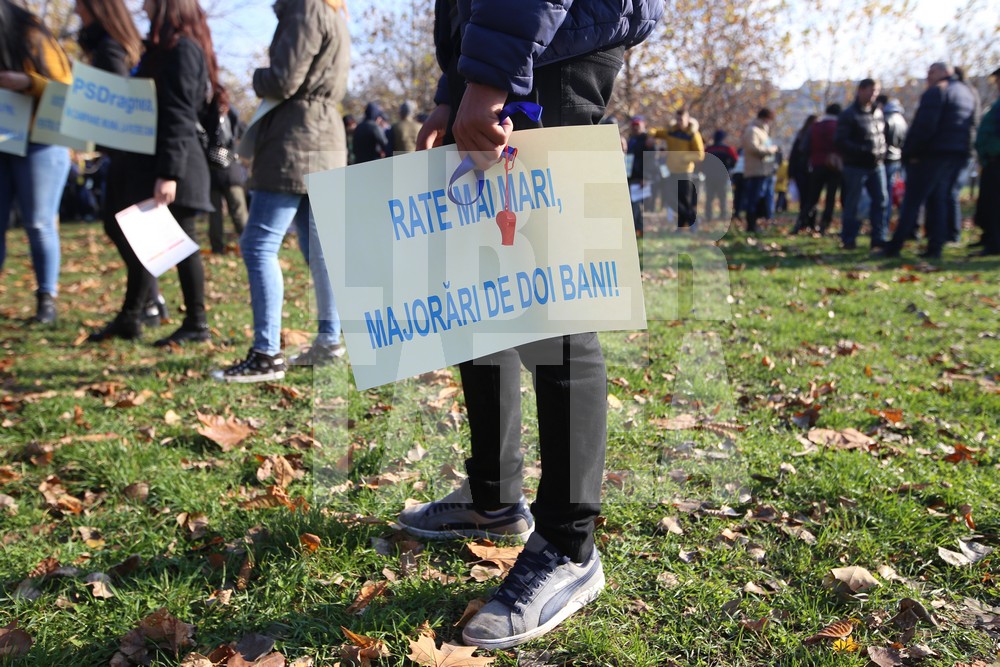 Protest la Parlament, împotriva măsurilor luate de Executiv / FOTO&VIDEO
