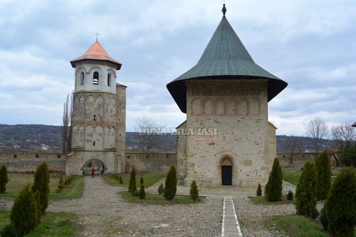 Ce s-a ales de ultima mănăstire a lui Ștefan cel Mare. Nimeni nu își asumă renovarea lăcașului de cult | FOTO