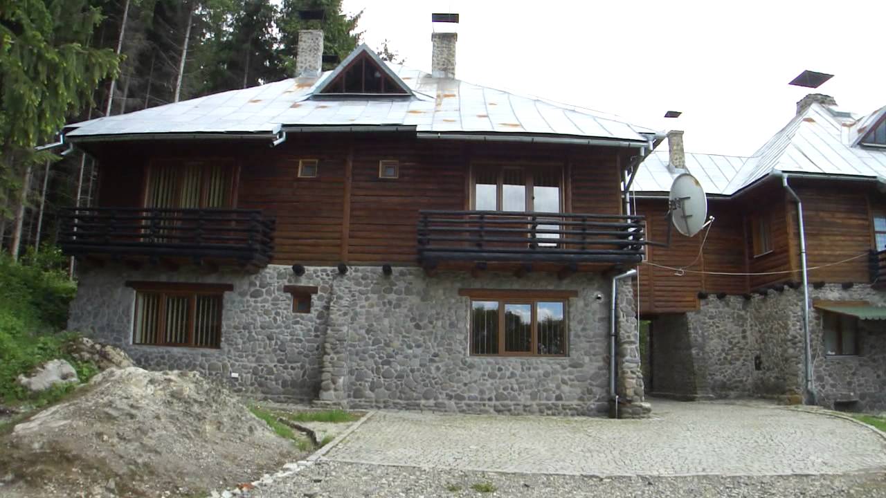 Cabana de vânătoare de la Dealul Negru a lui Ceaușescu a fost făcută scrum!