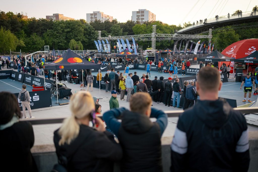 Peste 2000 de oameni au făcut sport la BCR Sport Arena Streetball, în Parcul Drumul Taberei