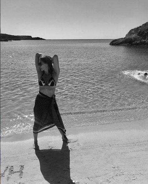 De necrezut cum poate arăta Romanița Iovan în costum de baie la 53 de ani. Ipostaze superbe din vacanța cu iubitul | FOTO