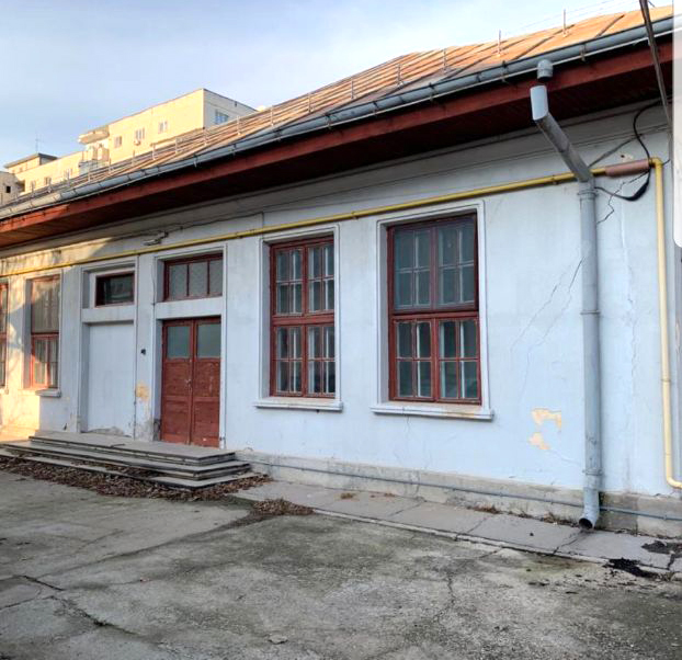 Evacuați din clădirea-capcană din strada Eforie după dezvăluirile făcute de Libertatea, polițiștii vor munci într-un fost grajd și un cămin dezafectate de 10 ani!