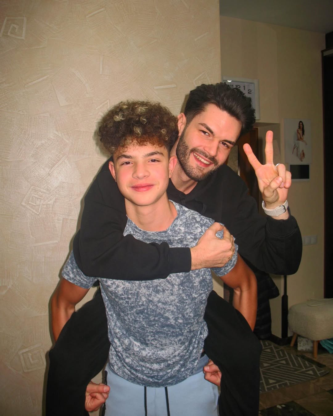 Cleopatra Stratan, dezvăluiri despre fratele ei. Cum arată Cezar la 16 ani și ce planuri are artista cu „Ghiță”, celebra ei melodie | EXCLUSIV