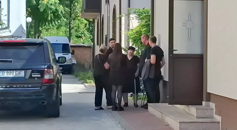 Imagini dureroase. Trupul neînsuflețit al Mădălinei Apostol a fost depus la capelă