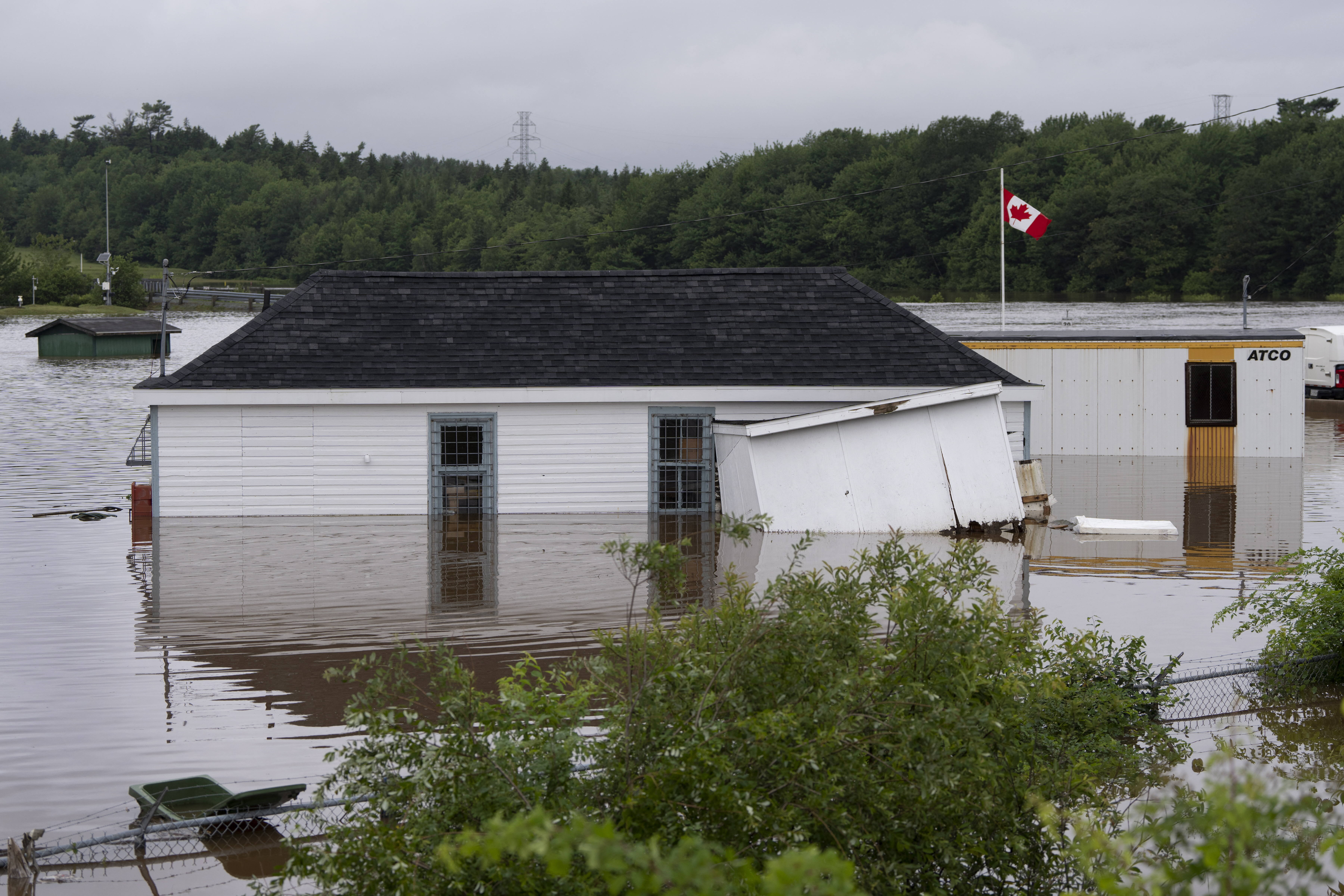 Inundaţii în Nova Scotia. "Pagubele sunt inimaginabile”, spune guvernatorul provinciei. Patru persoane sunt dispărute. FOTO