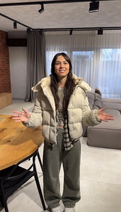 Imagini din casa cântăreței Mira. Cum arată locuința pe care artista o vinde cu peste 400.000 de euro