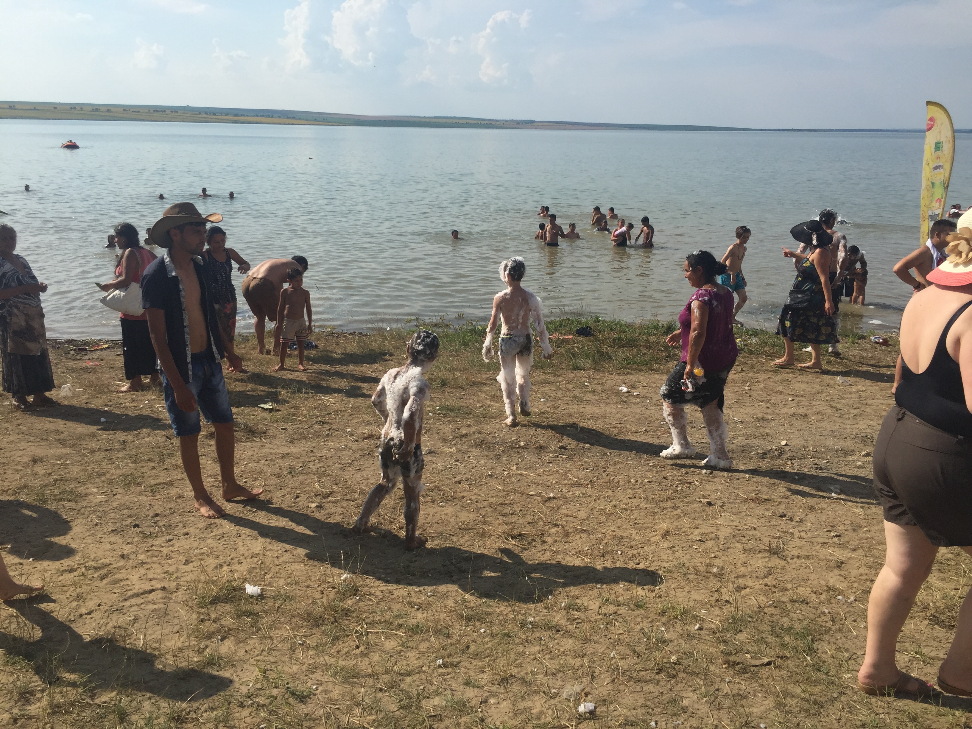Ce Mamaia? Botoșănenii au propriul «litoral» la malul Prutului!