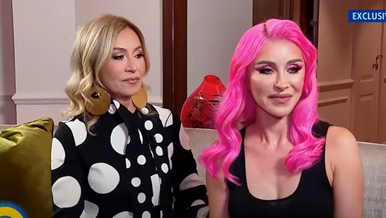 Cum au apărut Anastasia Soare și fiica ei în România. Norvina a atras atenția cu părul roz și cu declarațiile despre mama ei: „Foarte mândră sunt de ea”