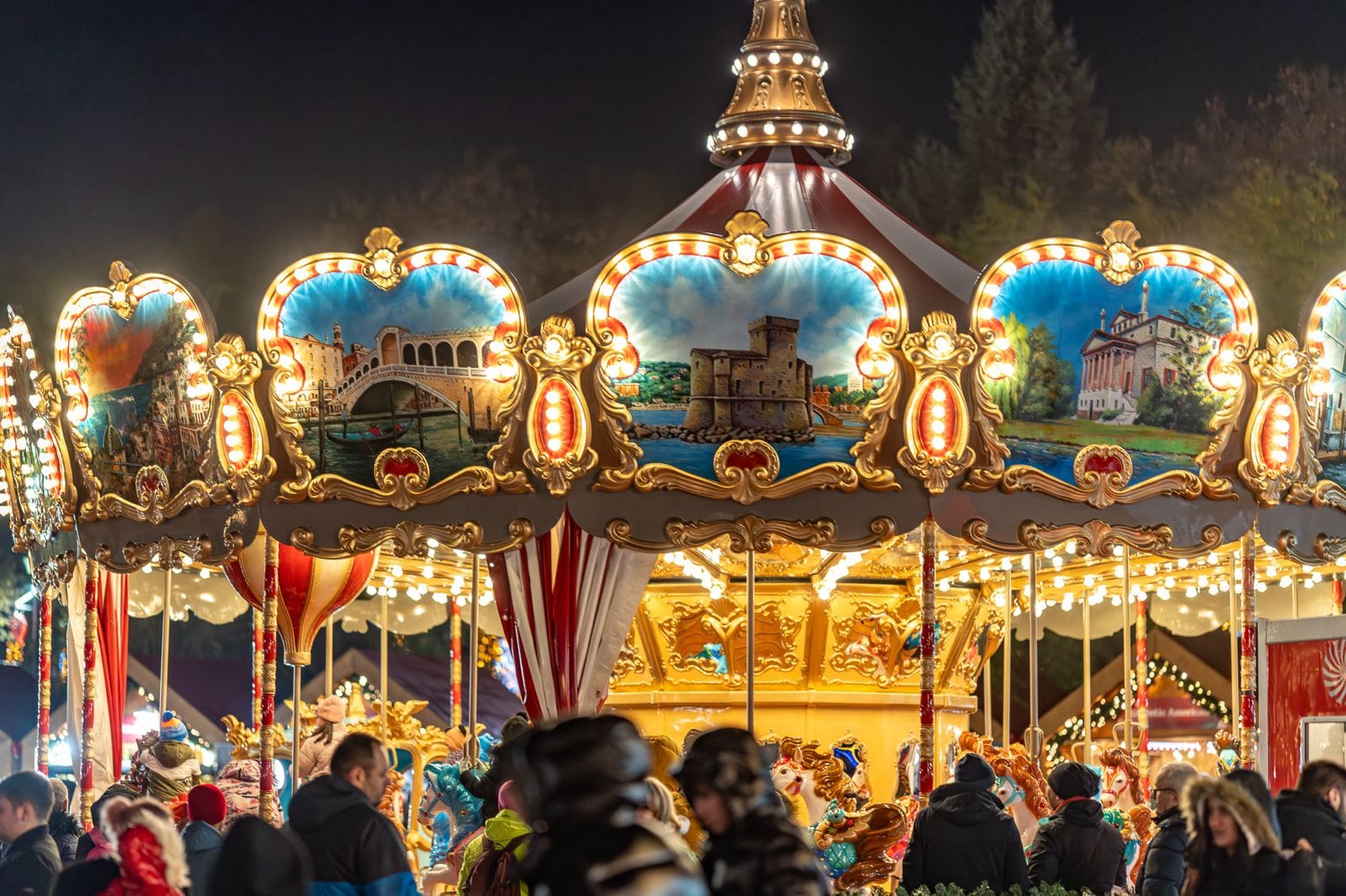 FOTO. A treia ediție a „West Side Christmas Market” e în plină desfășurare. Care sunt principalele atracții ale târgului din Parcul Drumul Taberei