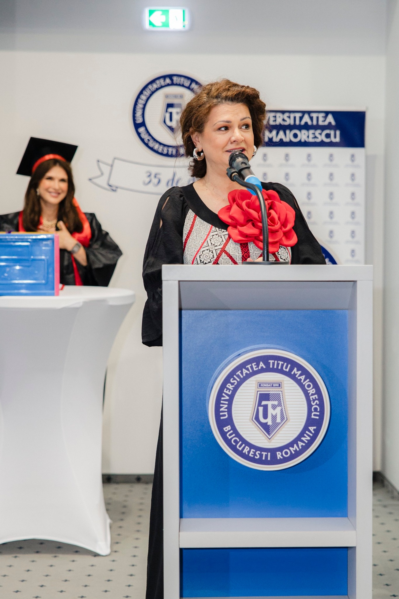 Vedete din România care s-au înscris la facultate după 40 de ani