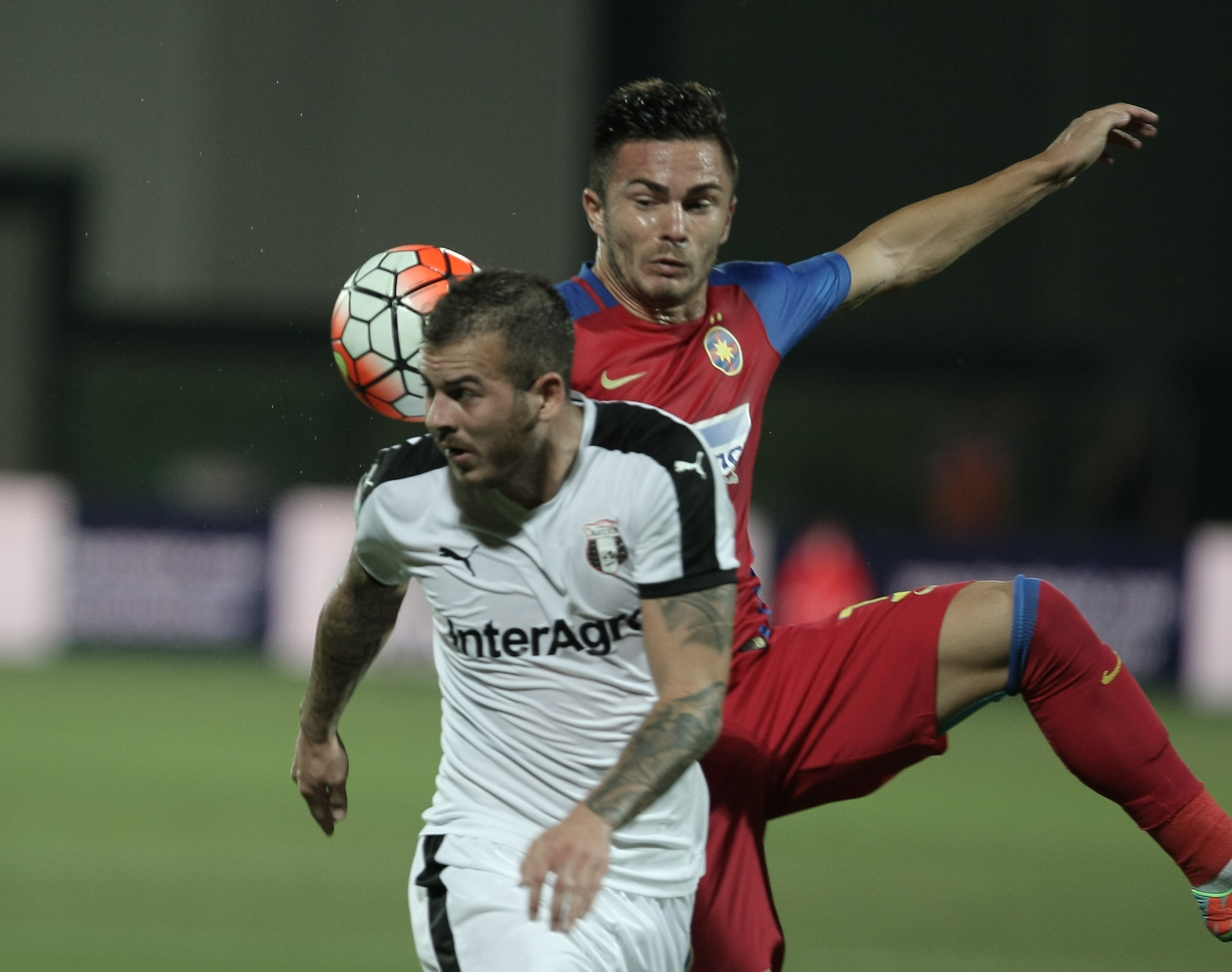 Liga I: Astra  - Steaua 2-0. N-au mers cu Steaua, au fost cu Astra! Trei goluri anulate campioanei en-titre de brigada lui Colțescu! ^Campioana, gafă de amatori: legitimația lui Muniru!