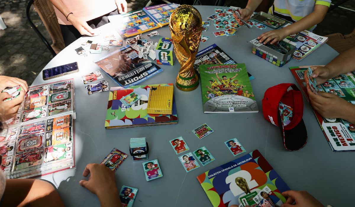 Leo Messi și Lamine Yamal au ajuns motiv de negociere în curtea Muzeului Literaturii Române din București, la întâlnirea colecționarilor de stickere Panini