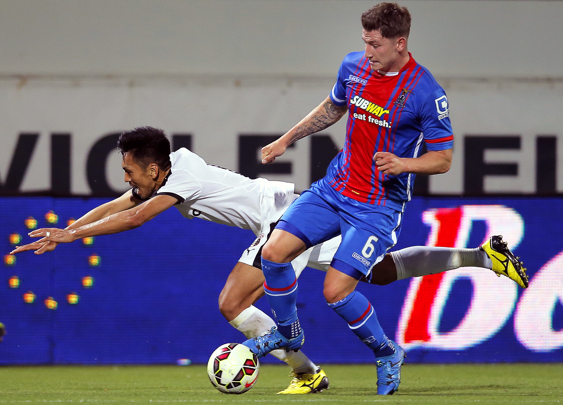LIGA EUROPA, turul 2, retur: Botoșani - Legia 0-3 (în tur: 0-1) / Astra - Inverness 0-0 (1-0). ^Polonezii au făcut LEGEA cu clovnii Cordoș și Acsinte. Echipa lui Șumudică, zgârcită cu golurile cu scoțienii! West Ham, viitoarea adversară