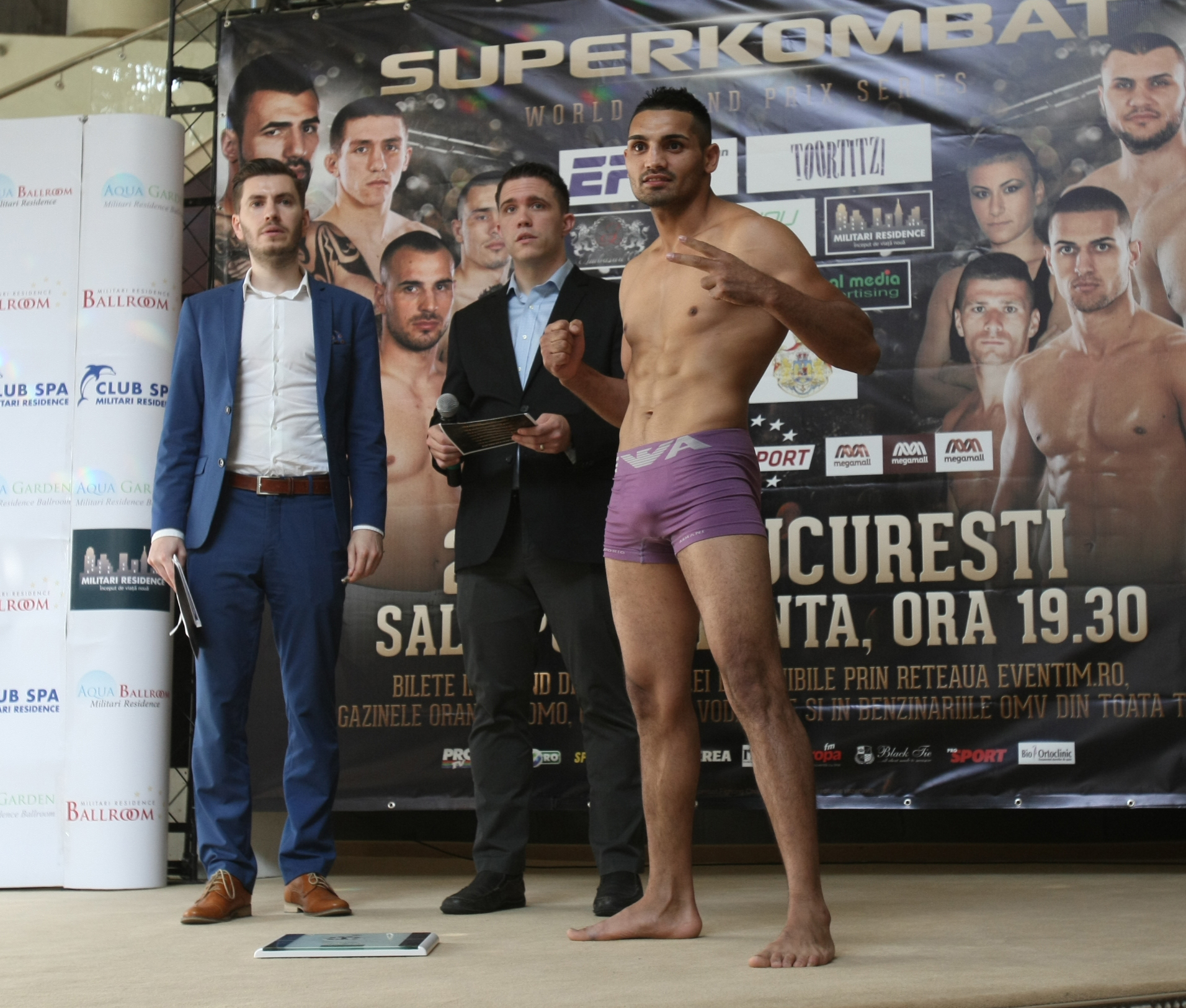 Luptătorii de la Superkombat București au trecut cu bine de proba cântarului oficial / GALERIE FOTO