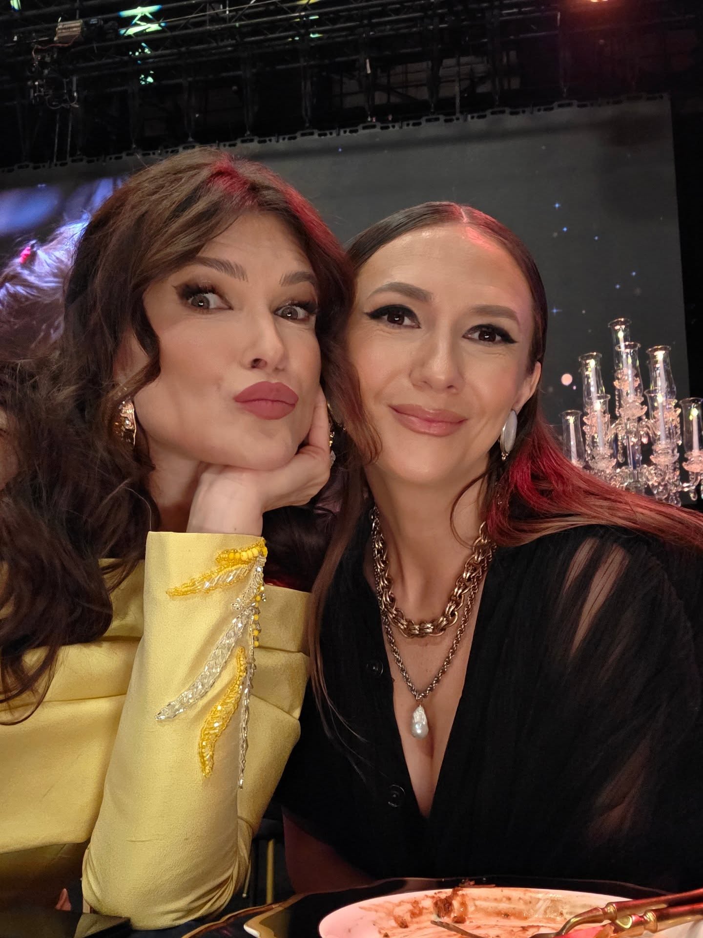 Mihaela Rădulescu nu mai ține doliu. Unde apare alături de Andreea Esca, Iulia Vântur și alte vedete: „Mă bucur să o văd zâmbind”