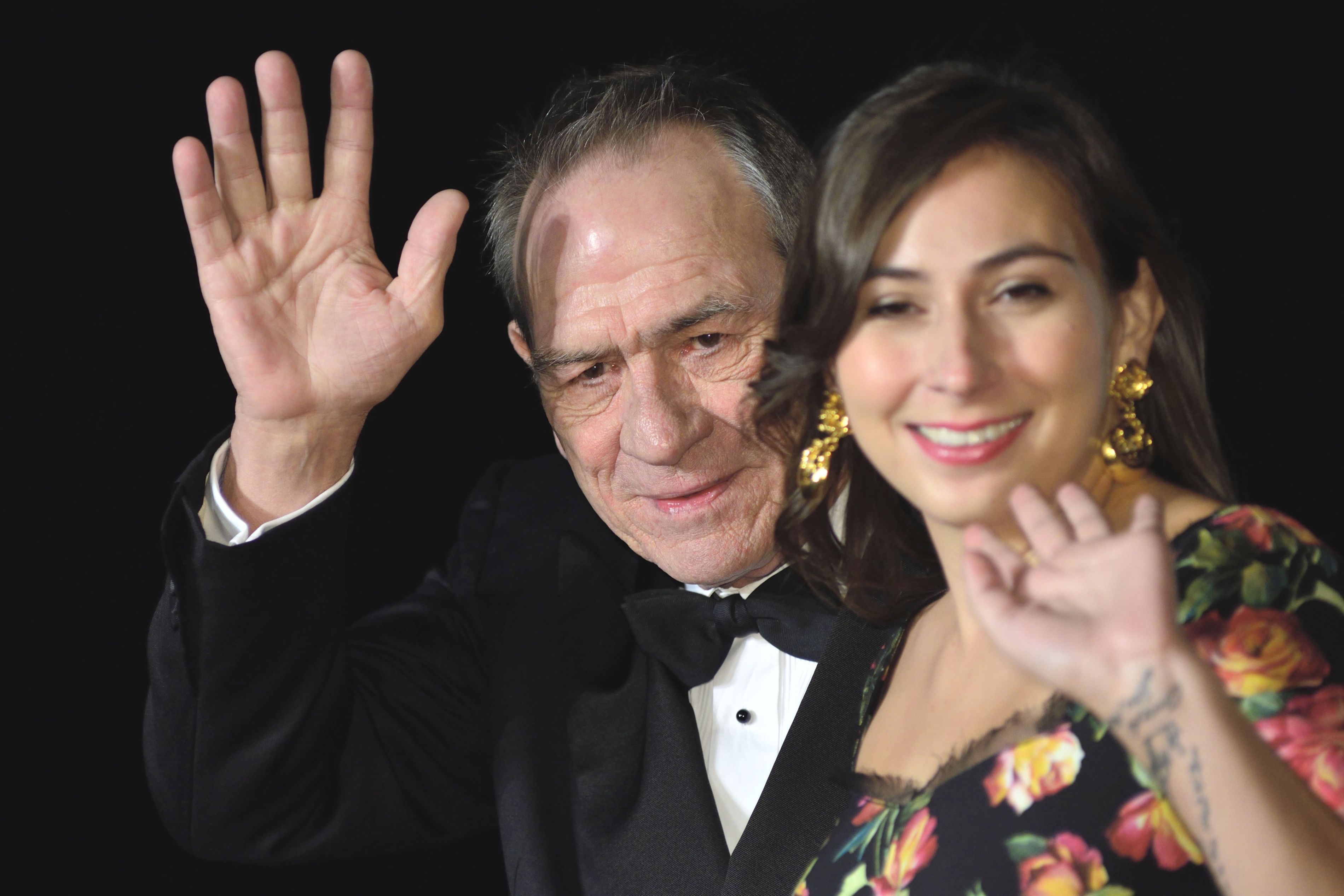 De ce a murit, de fapt, fiica lui Tommy Lee Jones. Găsită fără suflare într-un hotel