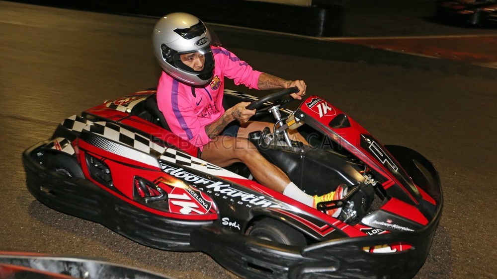 FOTO&VIDEO / "Extratereştrii" s-au distrat la karting