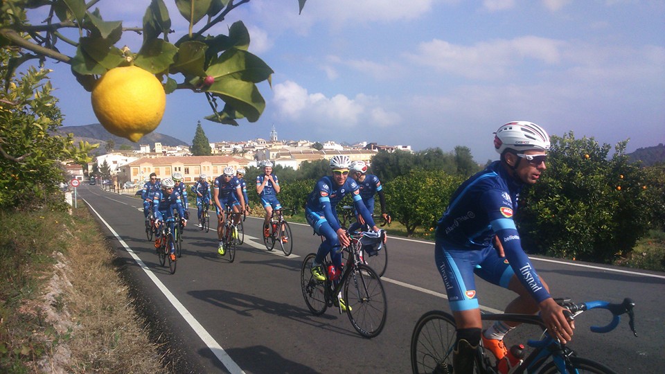 Campionul paralimpic Eduard Novak aleargă Turul Valenciei. ^Primul sportiv cu dizabilități din lume care va concura împotriva elitei ciclismului