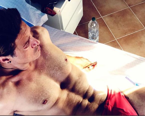 Cele mai sexy ipostaze cu Gabriel Garko, prezentatorul Cerbului de Aur. Își arată trupul în toată splendoarea | FOTO