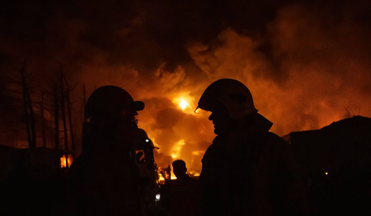 Teheranul, acoperit de fum toxic după ce multiple depozite de petrol au fost bombardate: „E apocaliptic”