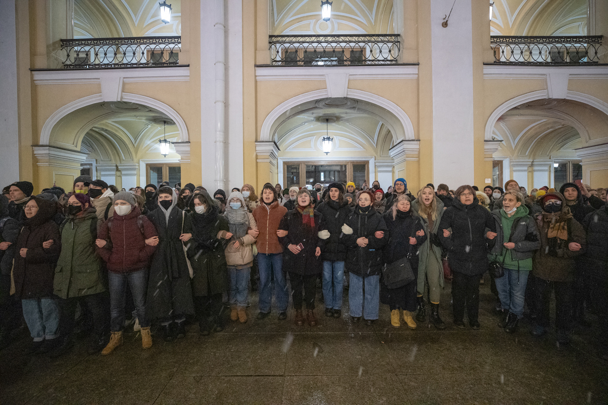 IMAGINI. Din București până în Sydney, mii de oameni protestează față de războiul din Ucraina: „Stop Putin!”
