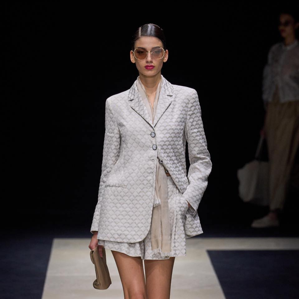 Cum a apărut manechinul Irina Motoc la „Milano Fashion Week”. Apariție spectaculoasă pe podiumul din Italia