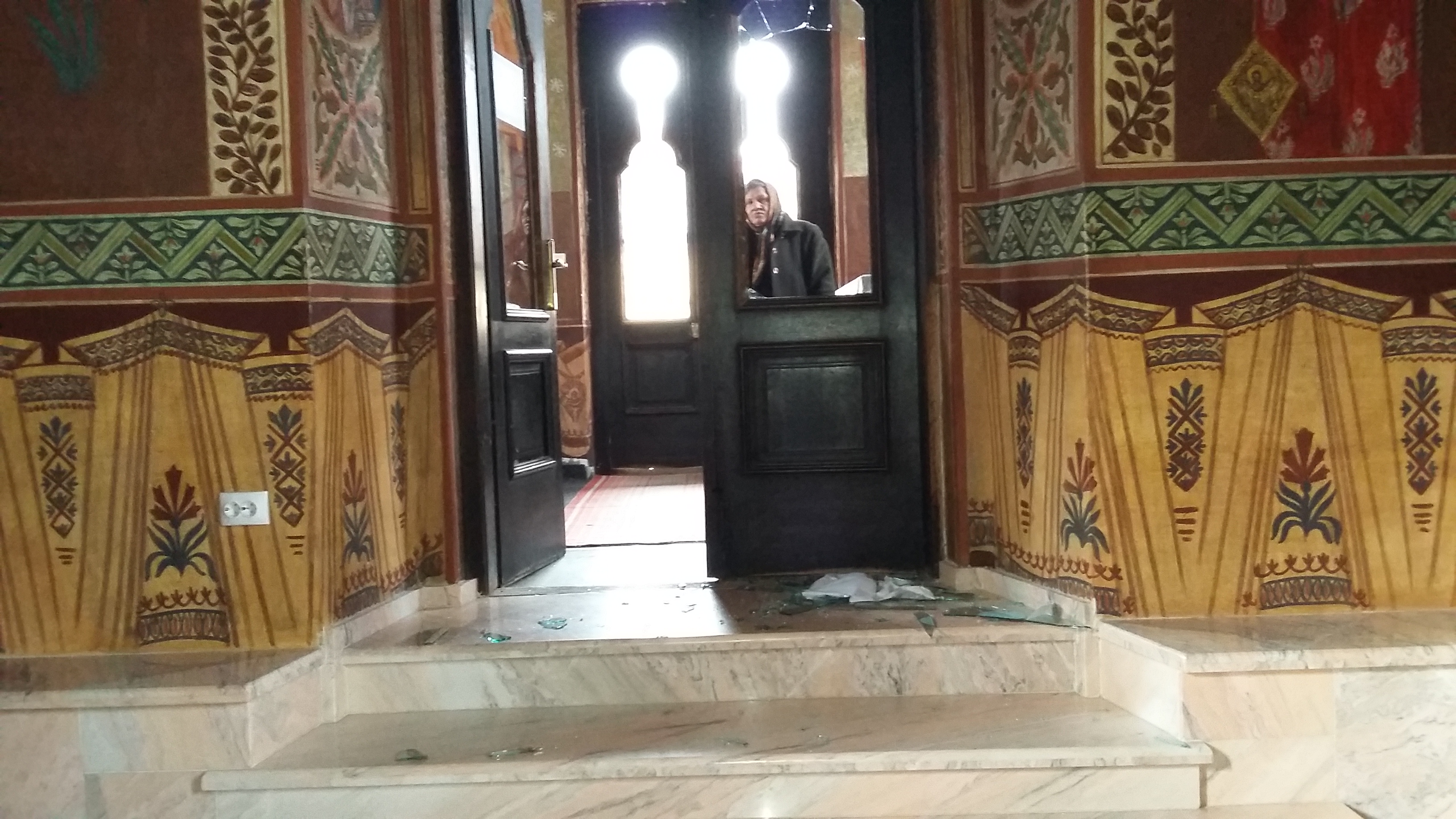 Au spart biserica și au furat...70 de lei