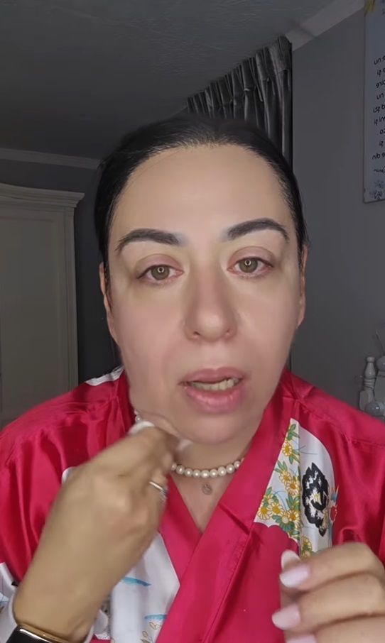 De ce Oana Roman nu se spală cu apă pe față. Obiceiul pe care îl are și sora ei: „Apa de la robinet nu e cea mai bună”