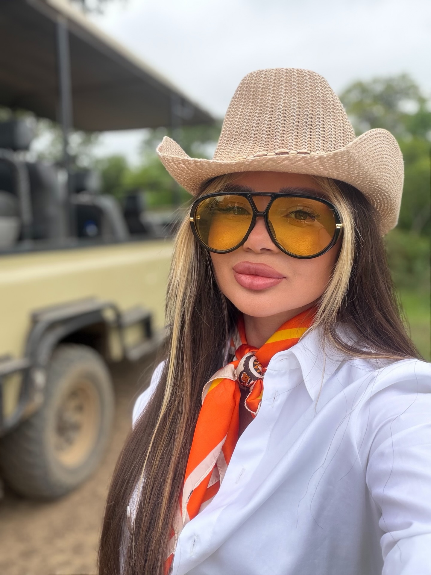 Ce a pățit iubita lui Cătălin Cazacu în Africa: „E bine, a supraviețuit”! De ce a ajuns la spital în Tanzania