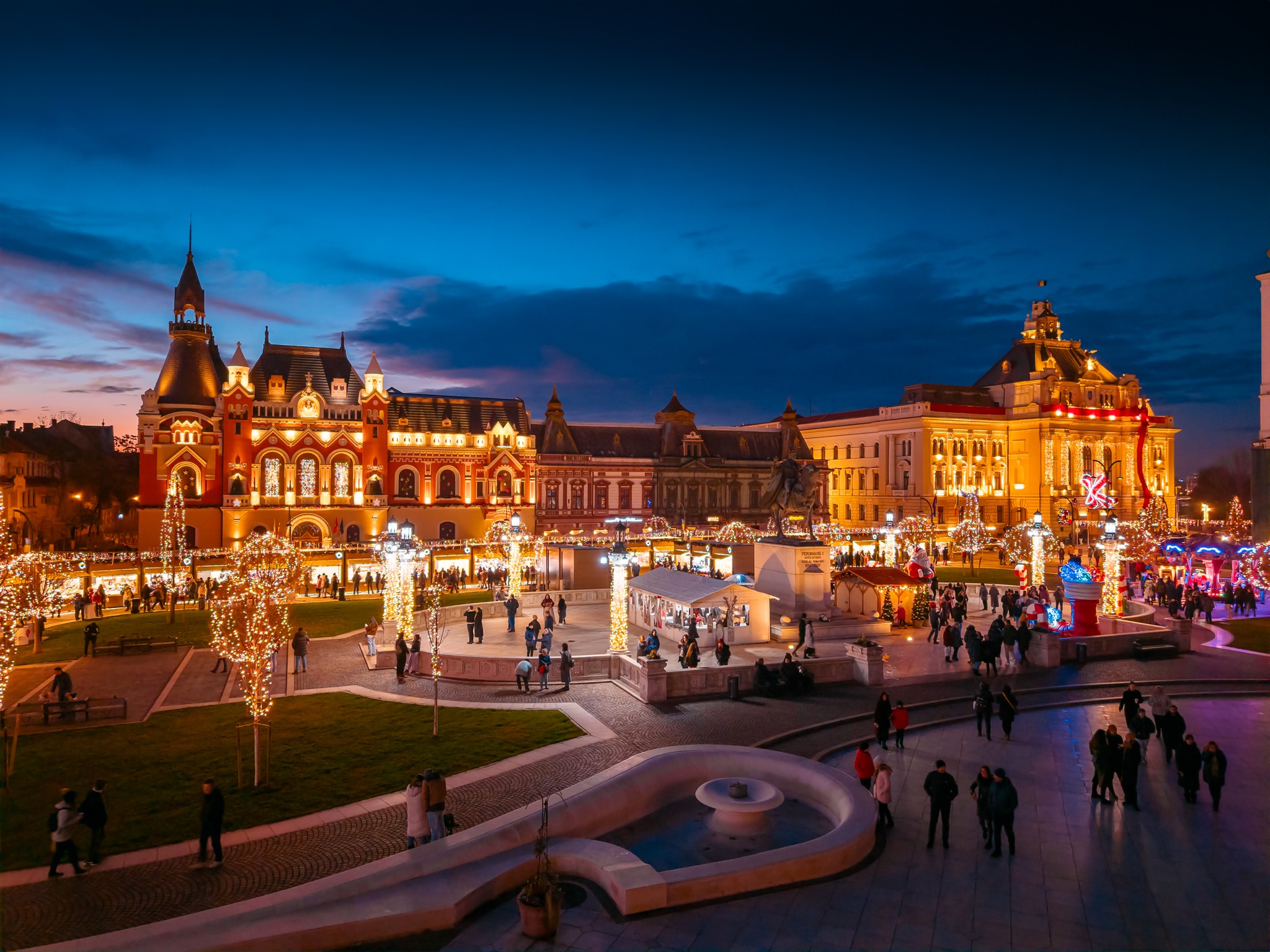 Târgul de Crăciun Oradea 2025. Miza pe artizanatul românesc, cu produse create de meșteșugari + un patinoar de 30 de metri lungime
