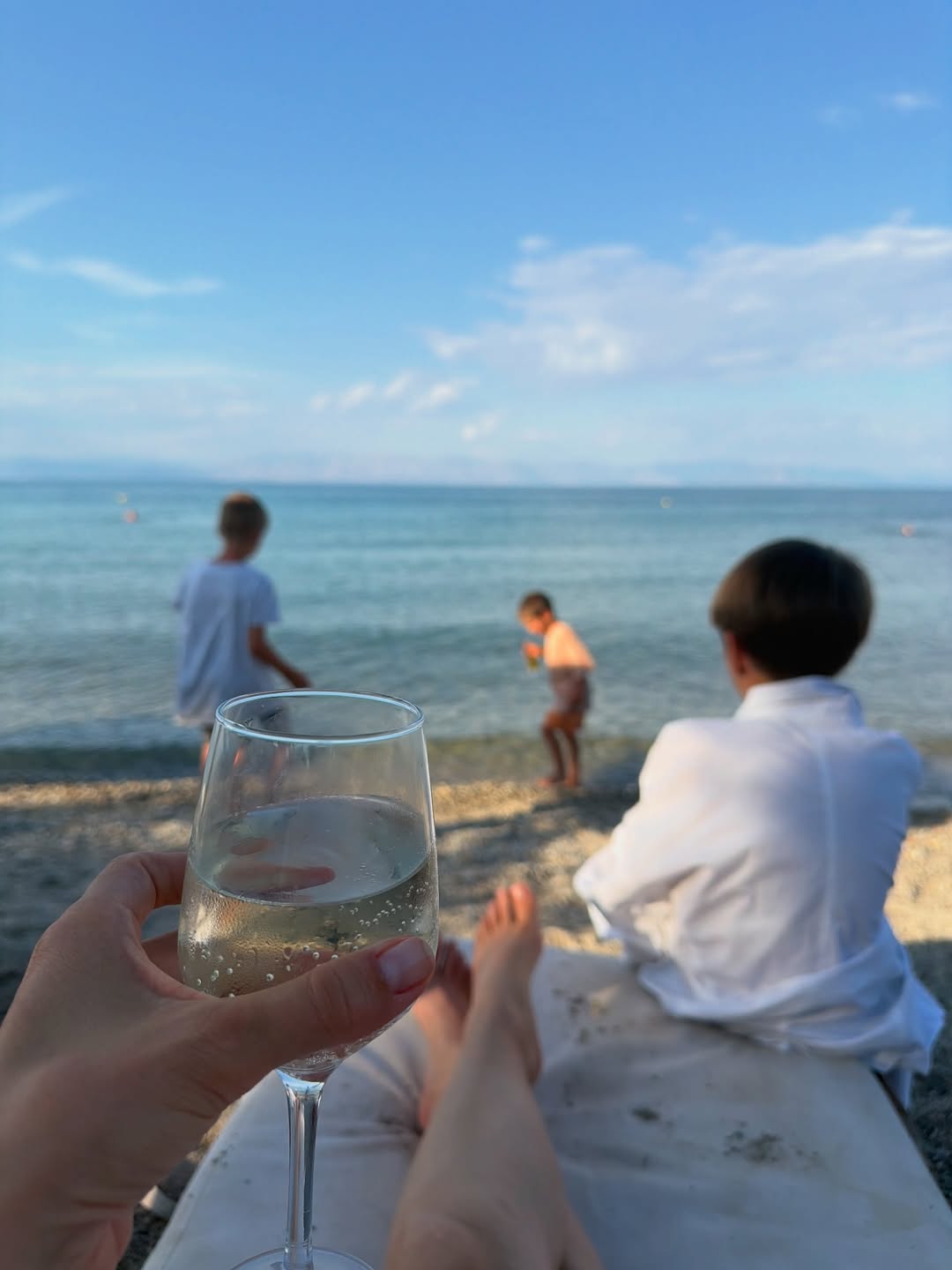 Vedetele din România care au ales Grecia pentru vacanța de vară. Imagini din destinațiile preferate