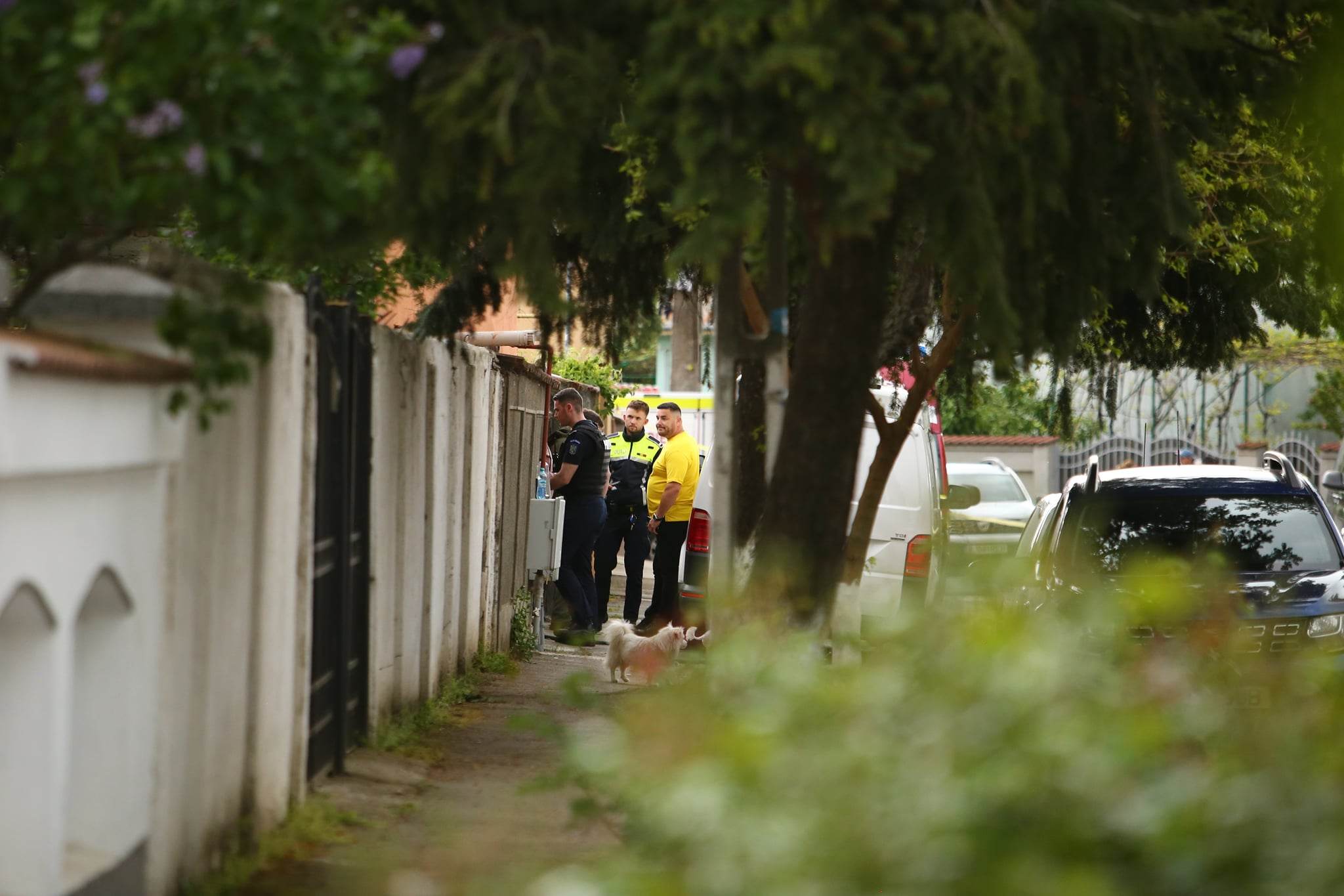 Copila de 5 ani ținută ostatică în casă de propriul tată, în Chiajna, a fost eliberată după 28 de ore. Cum s-au derulat negocierile