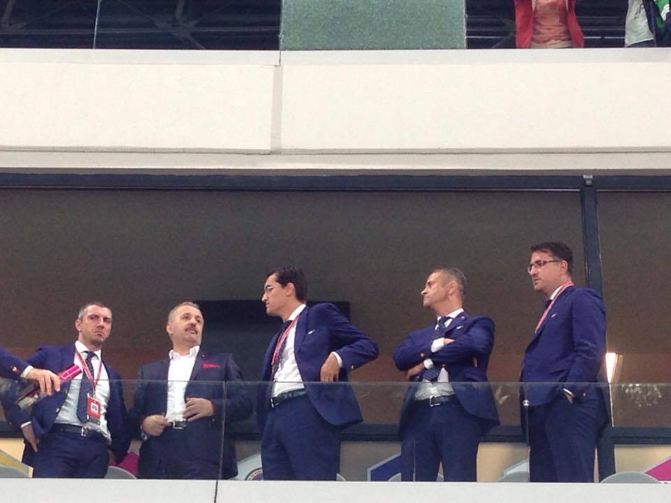 România - Muntenegru 1-1. Șefii FRF au rămas uluiți în tribună, la final. Venit nechemat la interviuri, Burleanu a văzut alt meci / GALERIE FOTO
