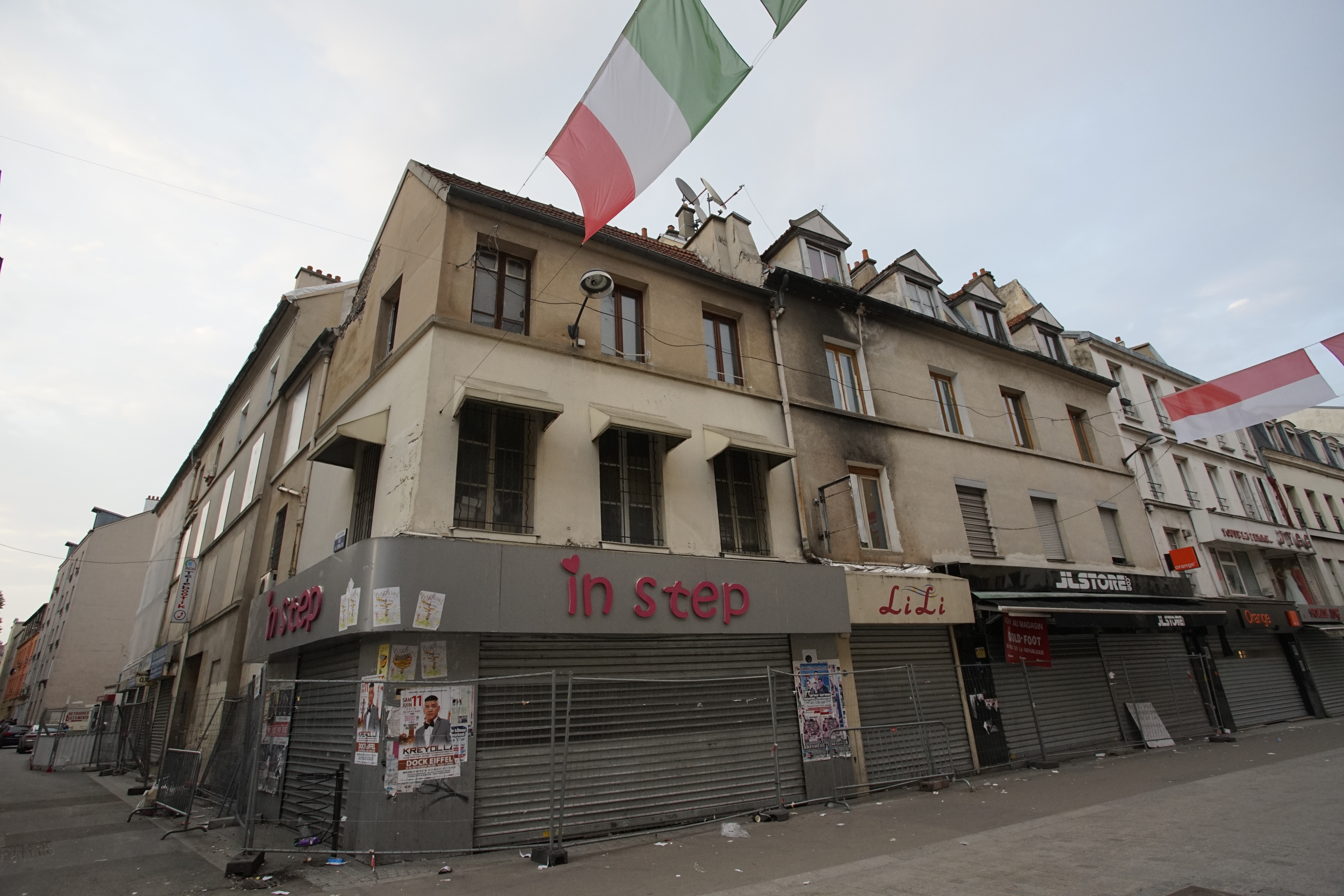 Euro 2016. Reportaj din infernul de la Saint-Denis. Vineri jucăm aici, pe Stade de France, cu gazdele! ”Explodează câte o bombă la două săptămâni și se trage cu Kalașnikovul” EXCLUSIV&FOTO