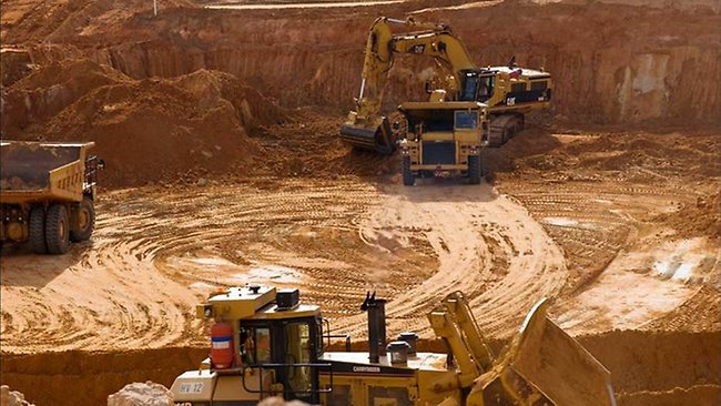 A Zircon mining site in Sénégal