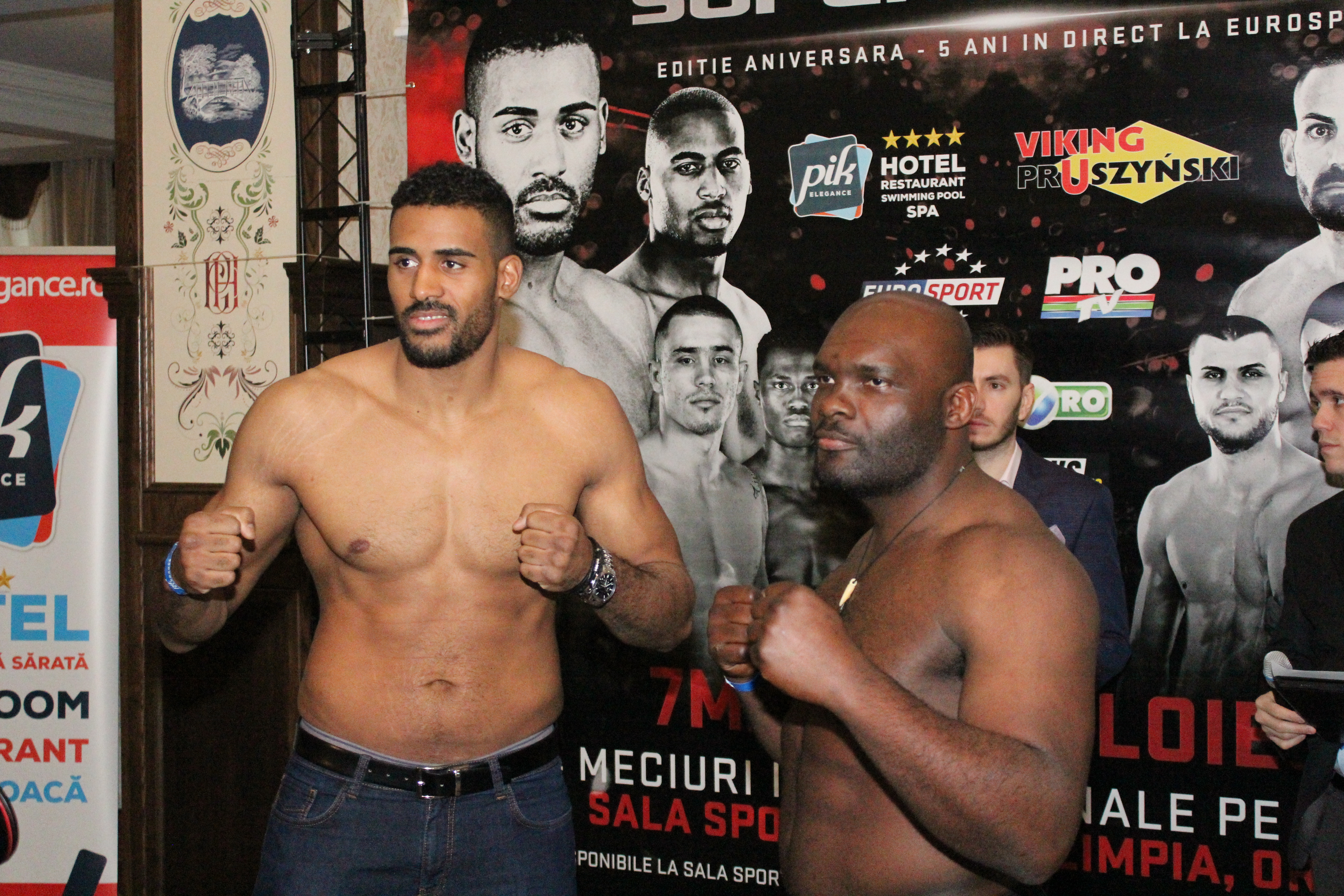 Luptătorii de la Superkombat Ploiești s-au confruntat pentru prima dată la cântarul oficial / GALERIE FOTO