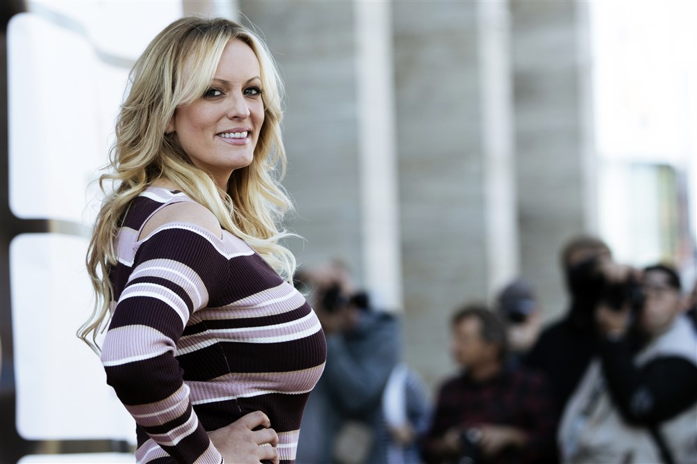 Cine este Stormy Daniels, vedeta de filme porno din dosarul în care Donald Trump a fost pus sub acuzare penală