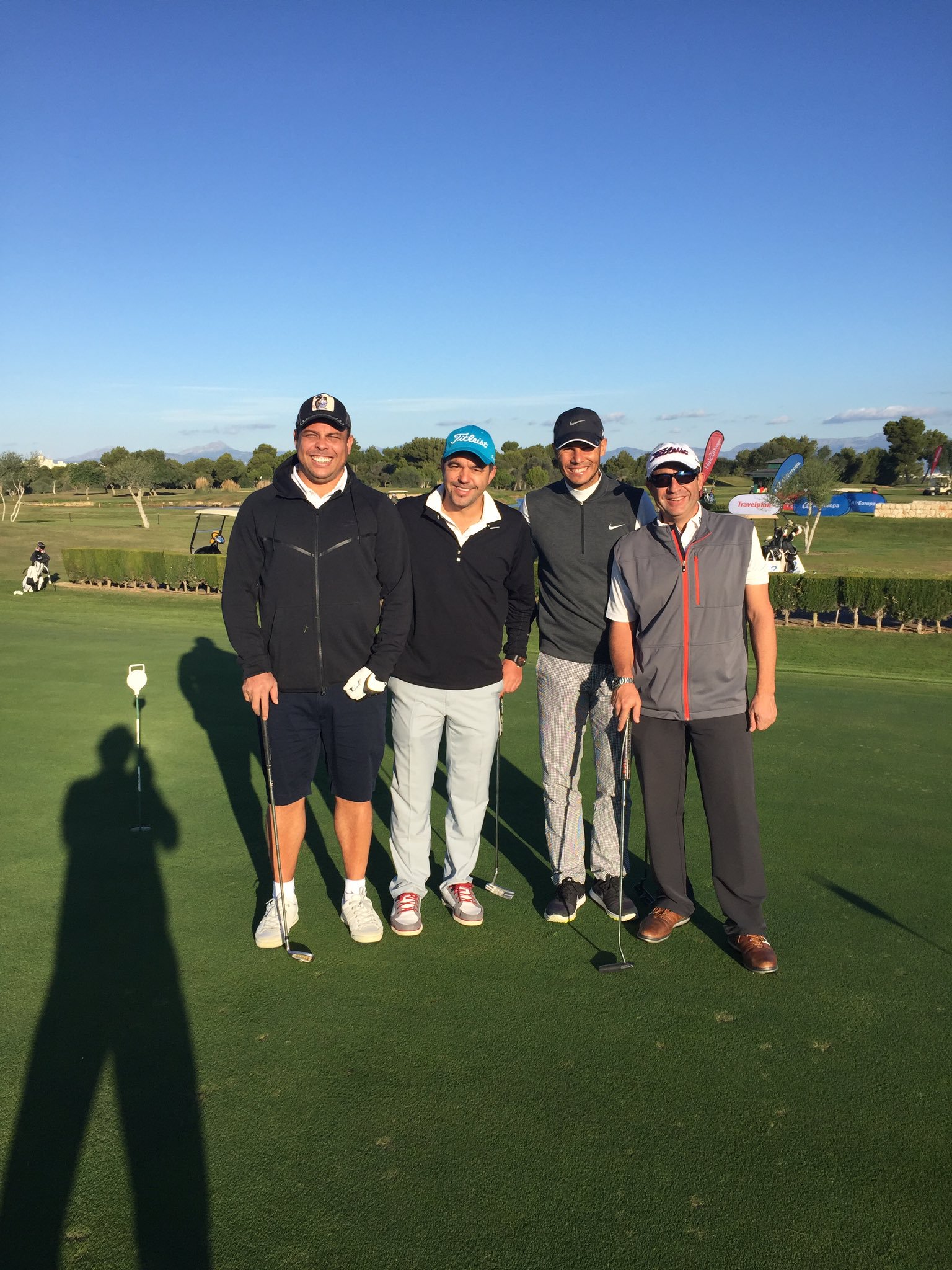 Cosmin Contra, favoritul postului de antrenor al echipei Dinamo, gătește și este pasionat de golf și de tenis | GALERIE FOTO&VIDEO