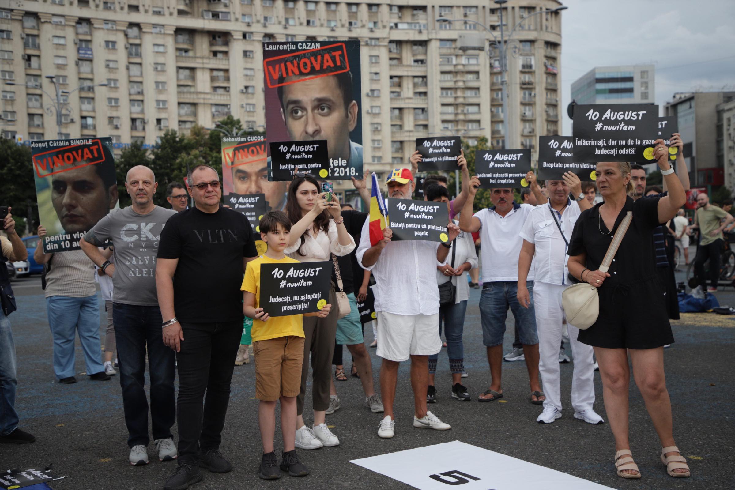 Manifestație în Piața Victoriei, la cinci ani de la violențele de la protestul din 10 august 2018: „Judecați, nu tergiversați!”