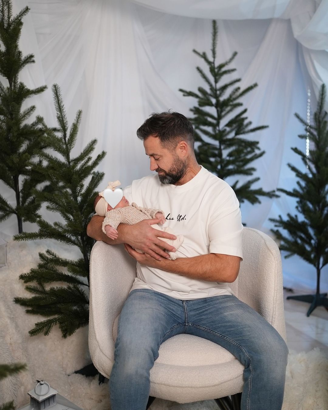 Iustina și Cornel de la Insula Iubirii, fotografii adorabile cu fetița lor. Ivana Nectaria a împlinit o lună