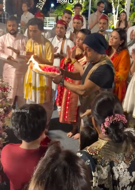 Iulia Vântur și Salma Khan, împreună la un ritual sacru în India