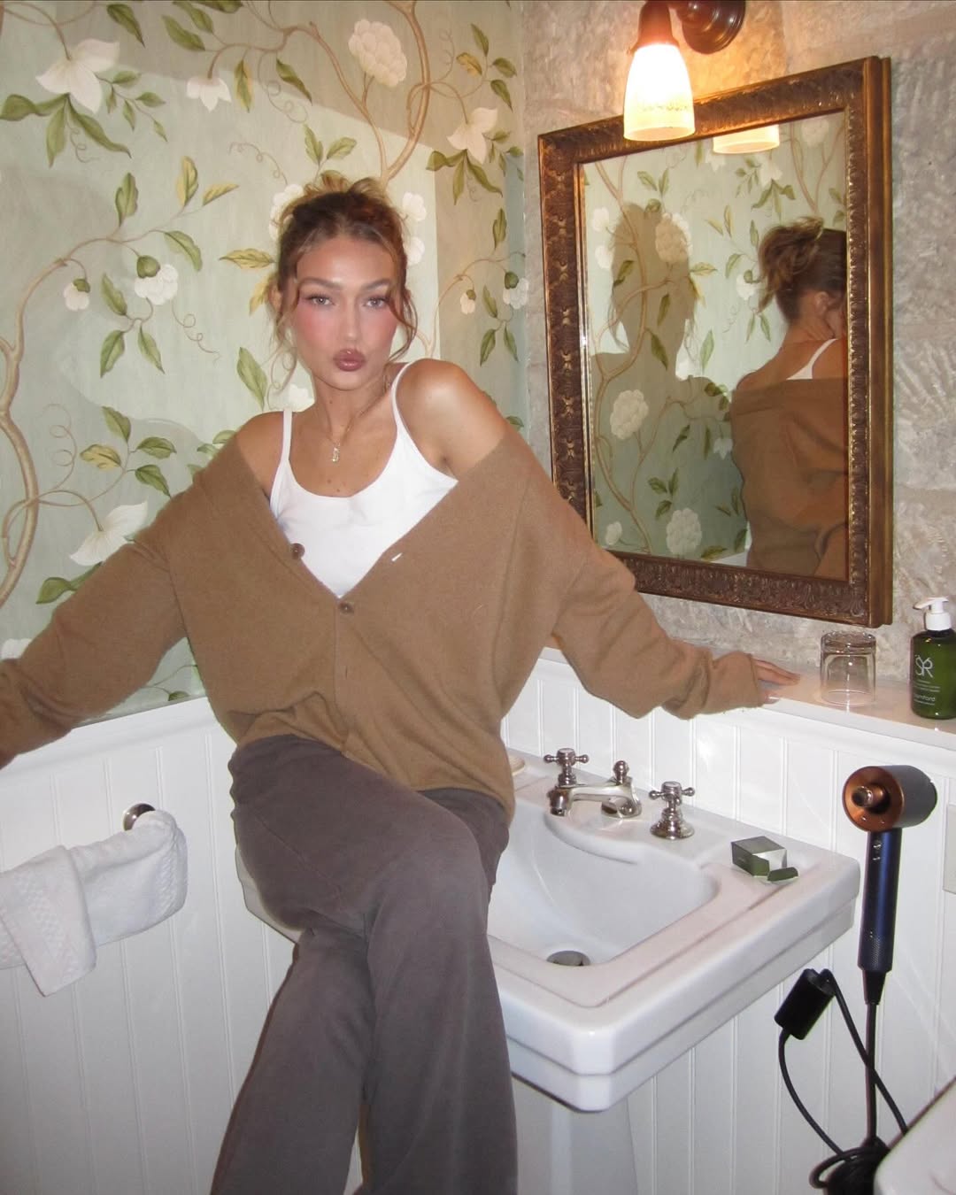 Actrița de la Kanal D comparată cu Gigi Hadid. Ce secrete de frumusețe are Nilsu Berfin Aktaș